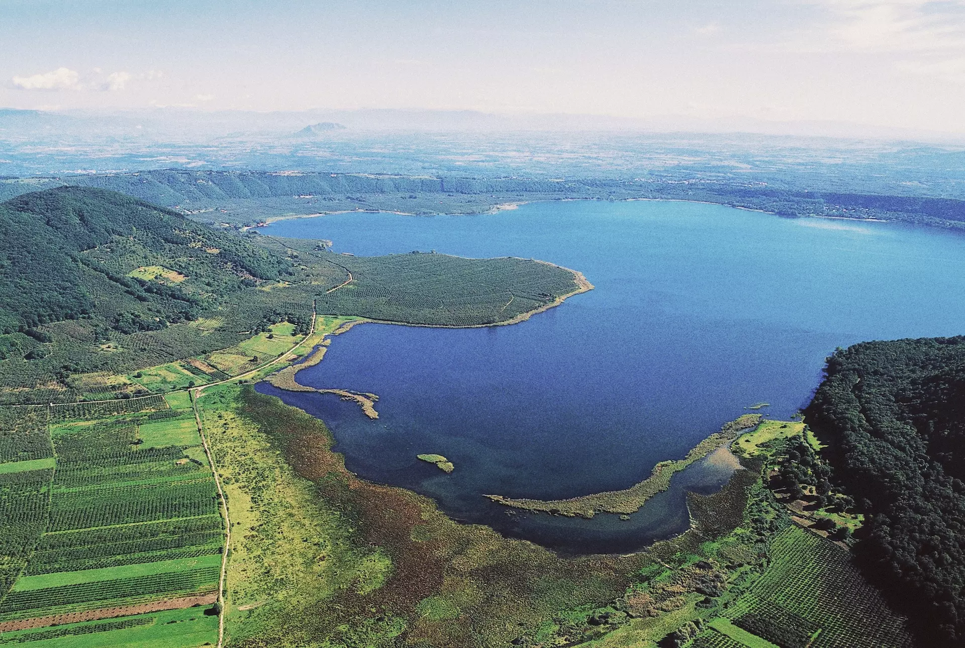 ISDE Viterbo: “Quali interventi realizzati e/o avviati per contrastare il degrado delle acque del lago di Vico e garantire acqua potabile ai residenti di Caprarola, Ronciglione e degli altri comuni viterbesi”?